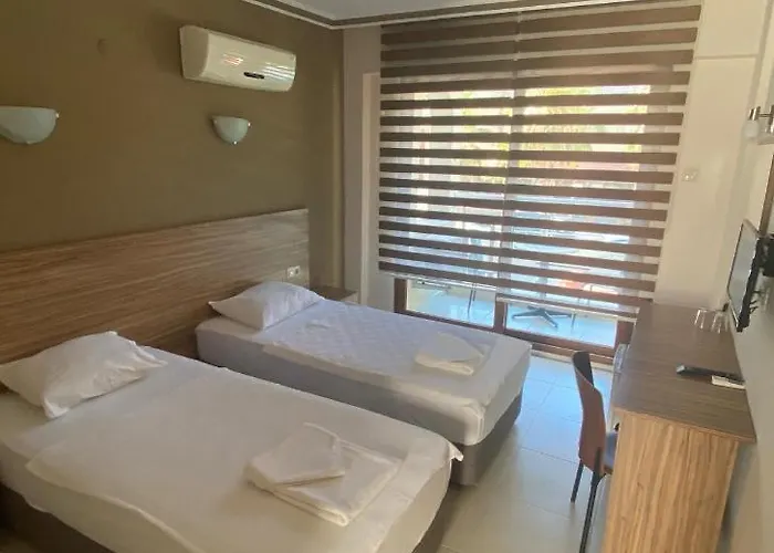 Astoria Life מלון 3*