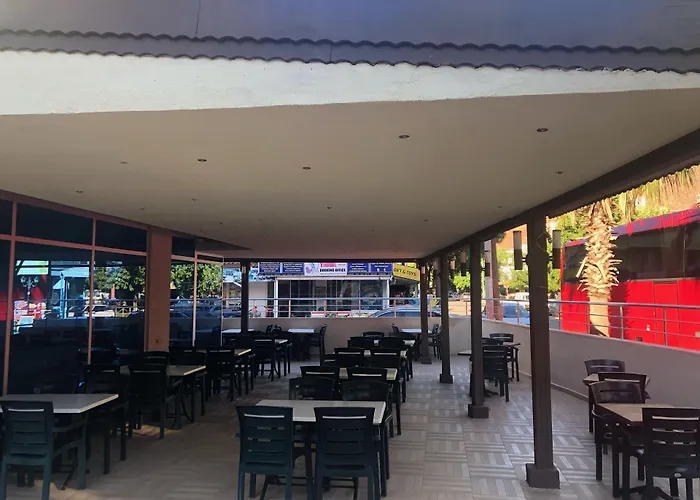 Astoria Life מלון